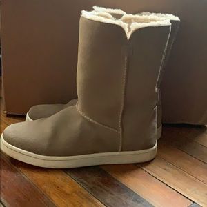 Bearpaw boots